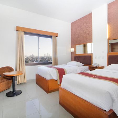 Hotel Bisanta Bidakara Tunjungan Surabaya Exterior foto