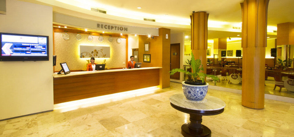 Hotel Bisanta Bidakara Tunjungan Surabaya Exterior foto