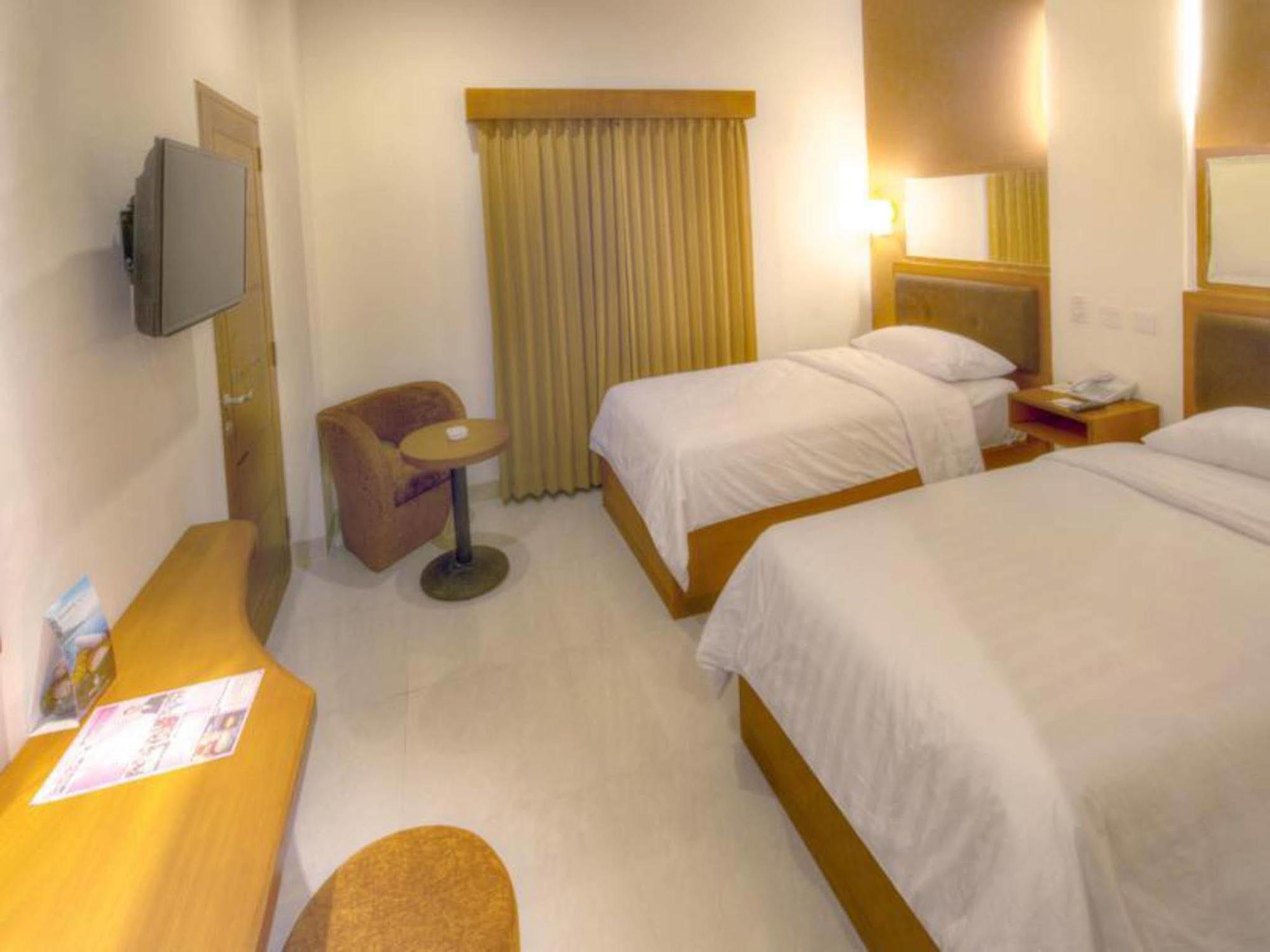 Hotel Bisanta Bidakara Tunjungan Surabaya Exterior foto